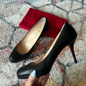CHRISTIAN LOUBOUTIN Prorata 90 Black Leather Pumps - 38.5